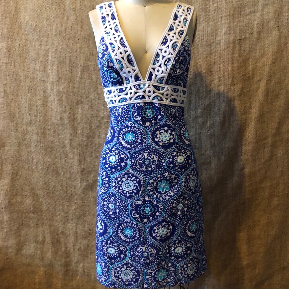 Trina Turk Deep V-Neck Brocade Dress - 4